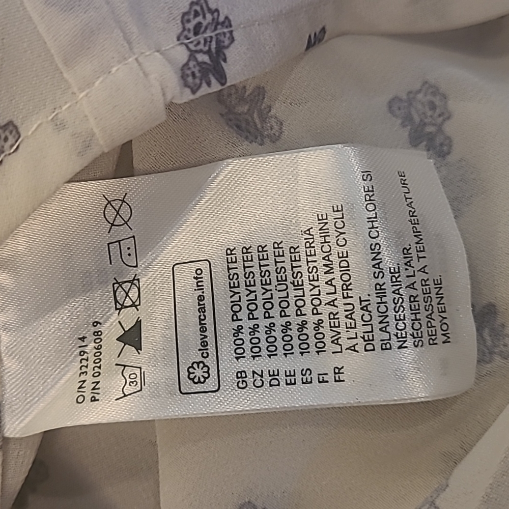 H&M Ruffle Button Down Size 6 - Picture 6 of 6